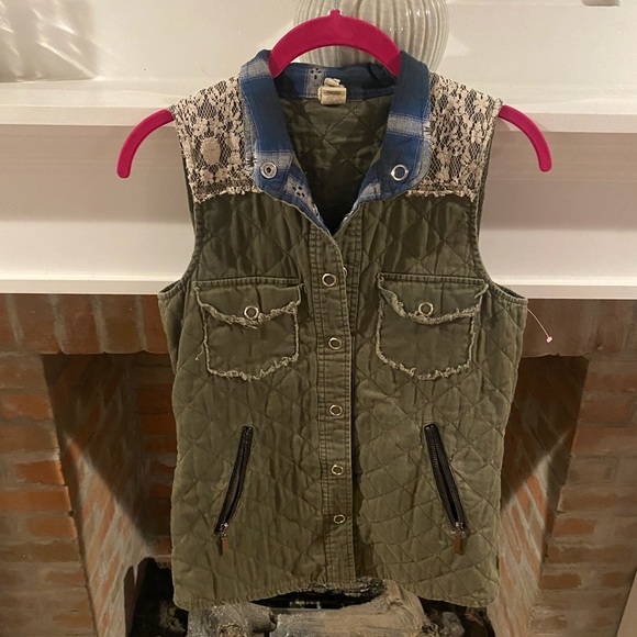 gimmicks by BKE Jackets & Blazers - Gimmick by BKE Olive Green Vest Small